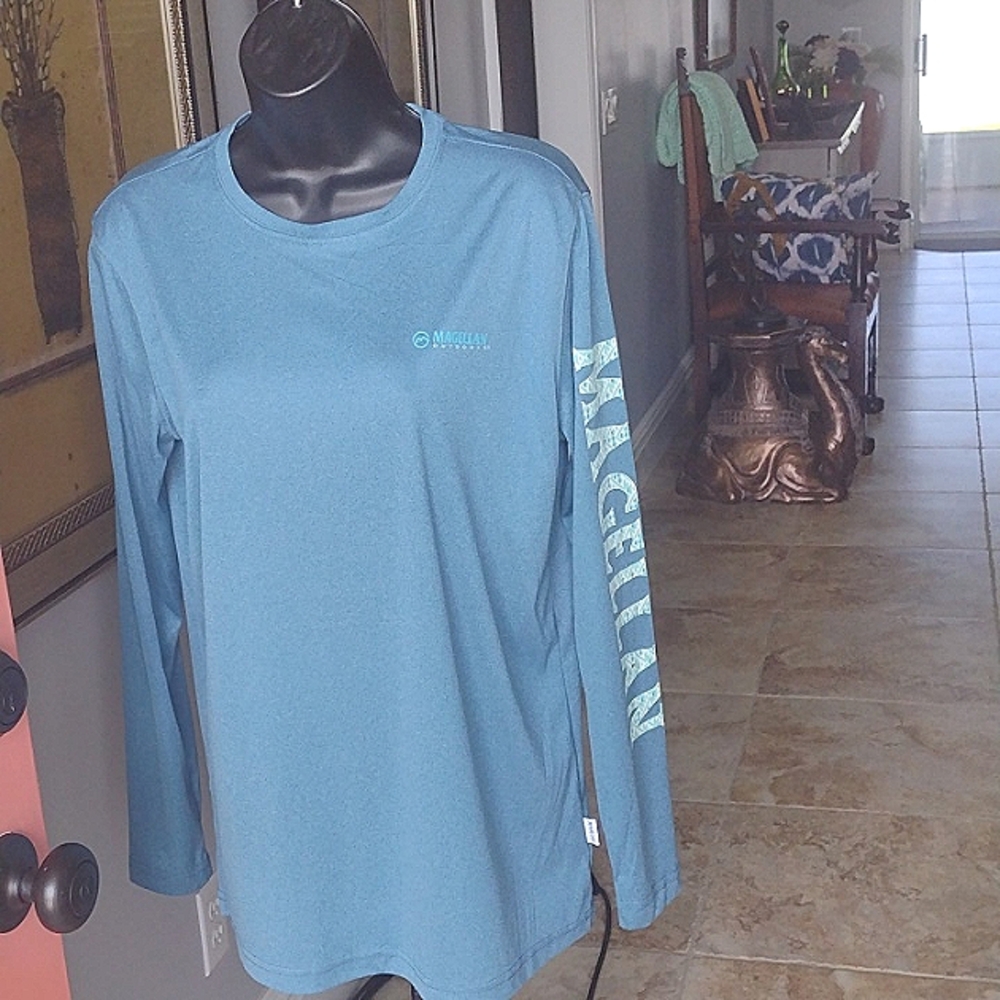 Magellan Outdoors women's long sleeve tee size small